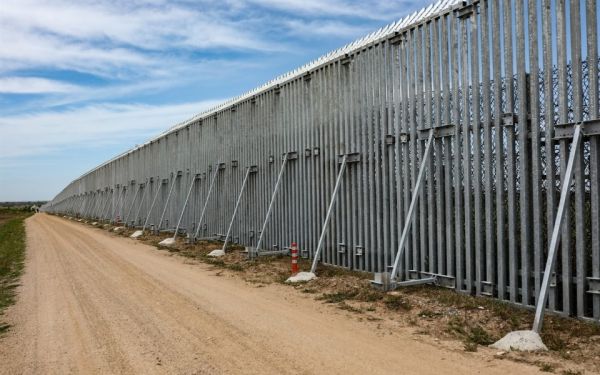 Υπεγράφη η διακήρυξη για την επέκταση του φράκτη στον Έβρο