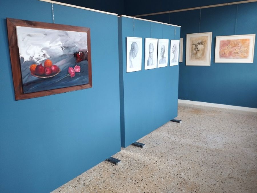 Έκθεση ζωγραφικής καλλιτεχνών λαμβάνει χώρα στο Θραψίμι έως και 20 Αυγούστου