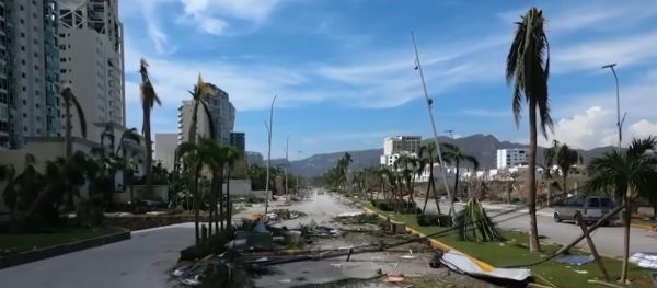 Μεξικό: 39 νεκροί στο πλήγμα του τυφώνα Ότις στην Ακαπούλκο (+Βίντεο)