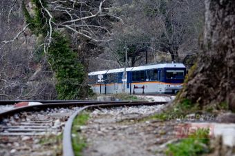 Καλάβρυτα: Απεγκλωβίστηκαν 90 περίπου επιβάτες συρμού του Οδοντωτού μετά από κατολισθήσεις πάνω στη γραμμή