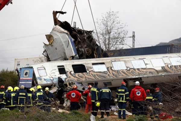 Πέμπτη 2/3 ώρα 11:00 Στους 46 οι νεκροί από το δυστύχημα στα Τέμπτη - Συνεχίζονται οι έρευνες