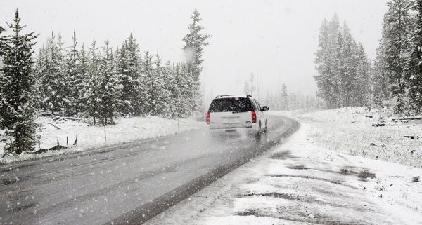 Υποχρεωτικός ο εφοδιασμός όλων των οχημάτων στη Θεσσαλία με αλυσίδες ή άλλα αντιολισθητικά μέσα