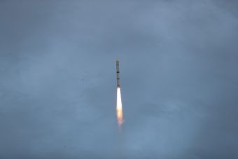 Απογειώθηκε ο πύραυλος που μεταφέρει τον γαλλο-κινεζικό δορυφόρο Svom, σε μια αποστολή με στόχο την καλύτερη κατανόηση του Σύμπαντος