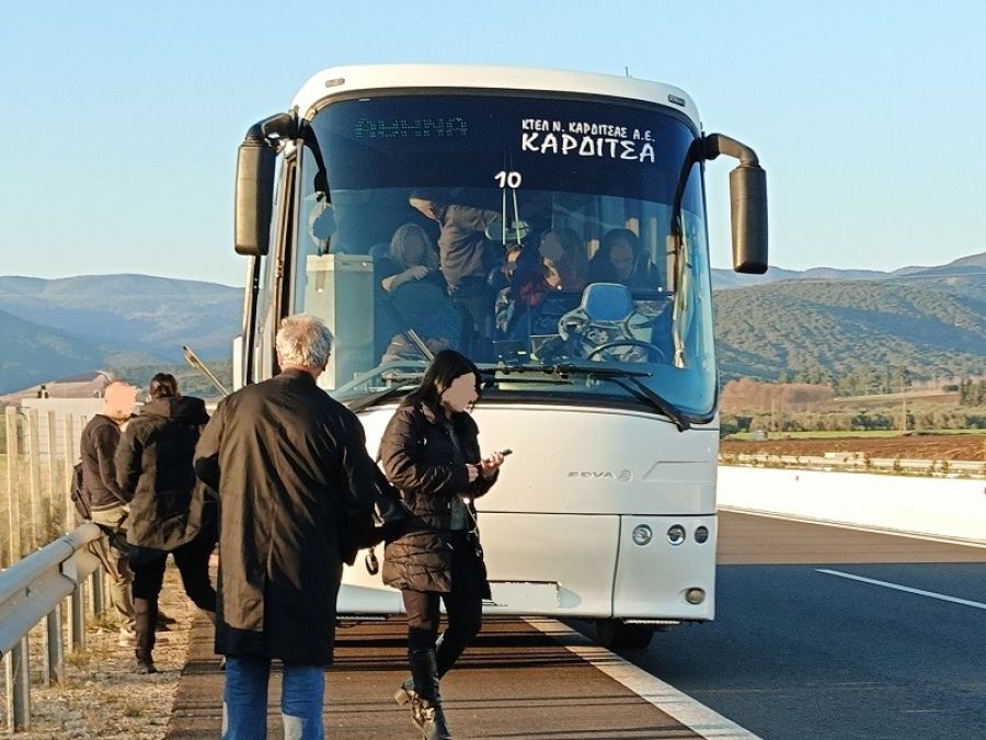 Καθυστέρηση λόγω βλάβης σε δρομολόγιο (15:30) του υπεραστικού ΚΤΕΛ Καρδίτσας προς Αθήνα